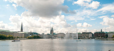Sightseeing and Alster tour